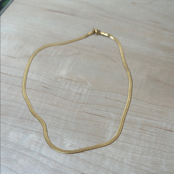 Jewelry - Elegant Gold Necklace